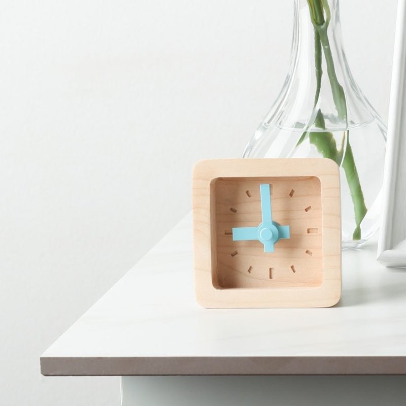 Mini horloge en bois Qualy design - Horloges